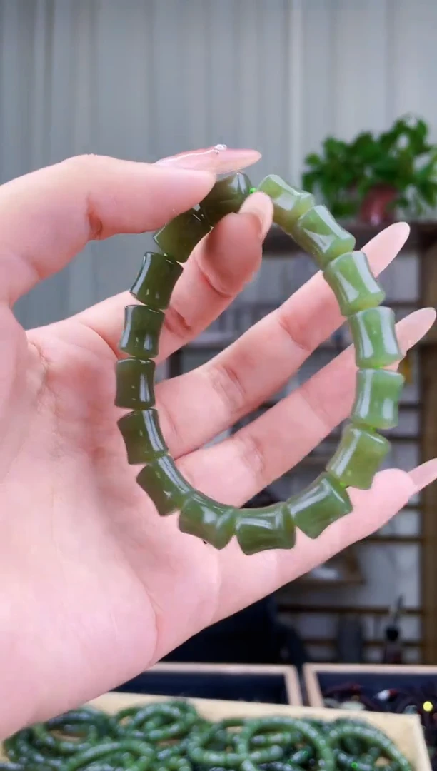 和田玉未镶嵌挂件拍一发一，多样性发货！