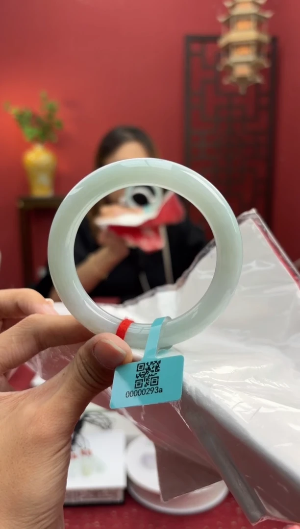 未镶嵌手镯（圆镯）翡翠翡翠手镯