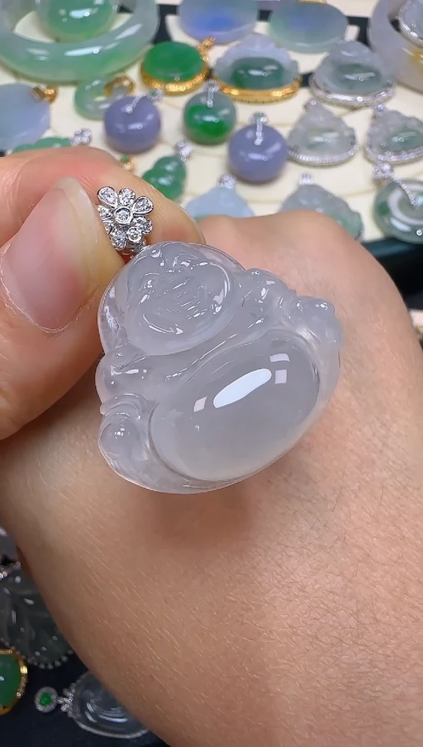 颈饰18K金镶嵌翡翠佛公