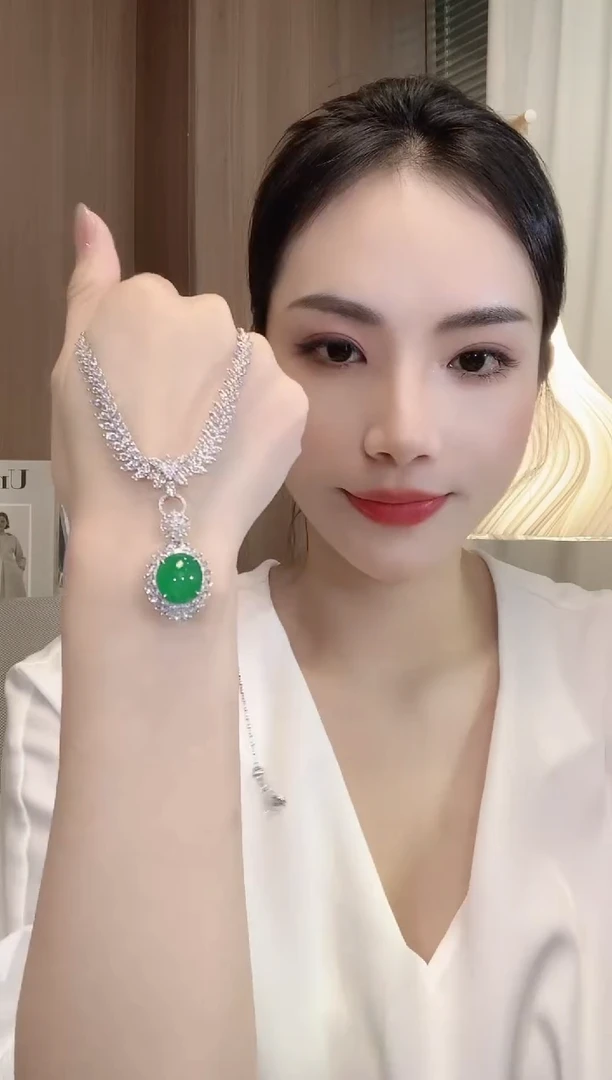 翡翠18K金镶嵌吊坠(不含链)?**?C45