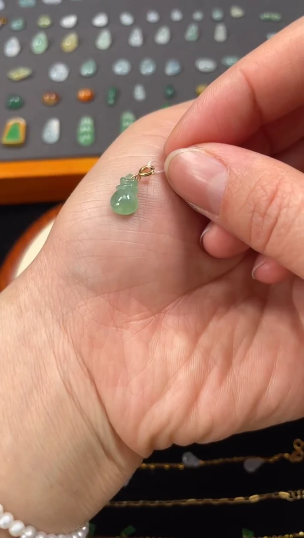 吊坠(不含链)18K金镶嵌翡翠一个JK709