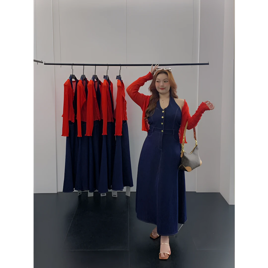 慧芝huizhi Ds168挂脖牛仔连衣裙定制港风女人收腰显瘦大码连衣裙