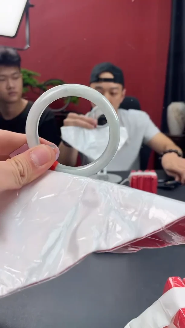 未镶嵌手镯翡翠5