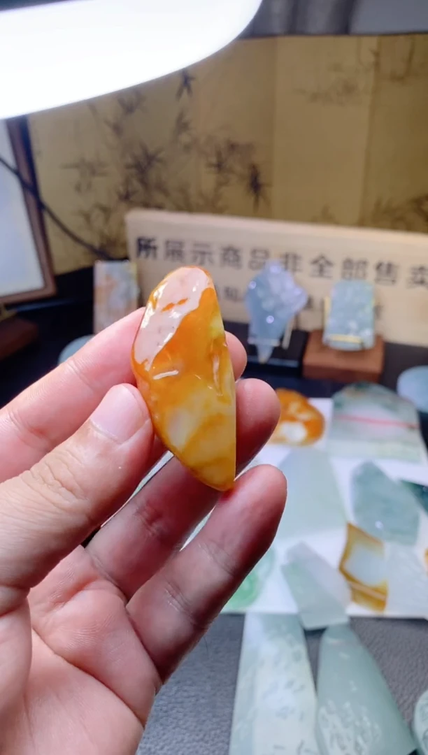 未镶嵌定制翡翠米*?天然缅甸翡翠A货