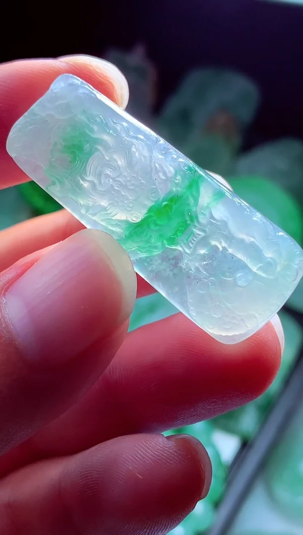 未镶嵌定制翡翠小*?翡翠毛货定制