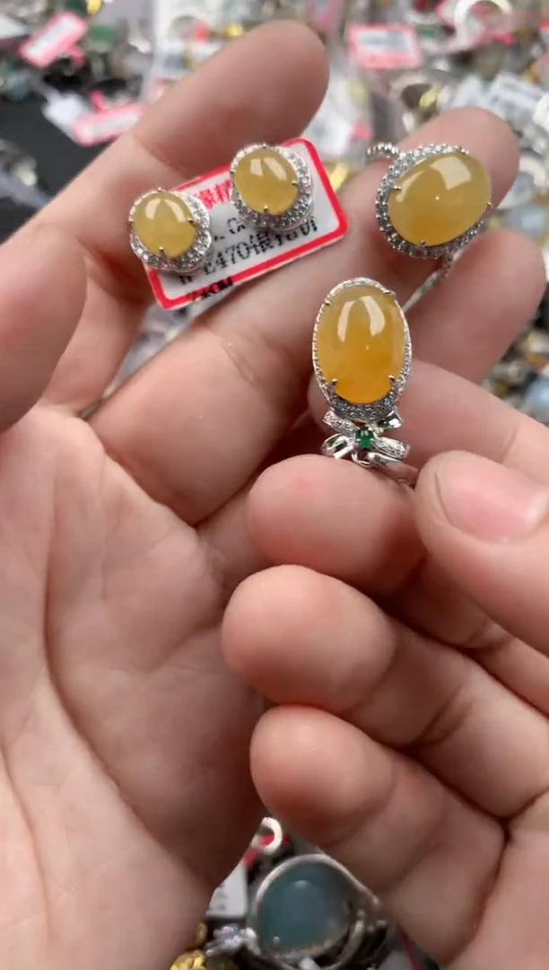 未镶嵌戒指翡翠999    7