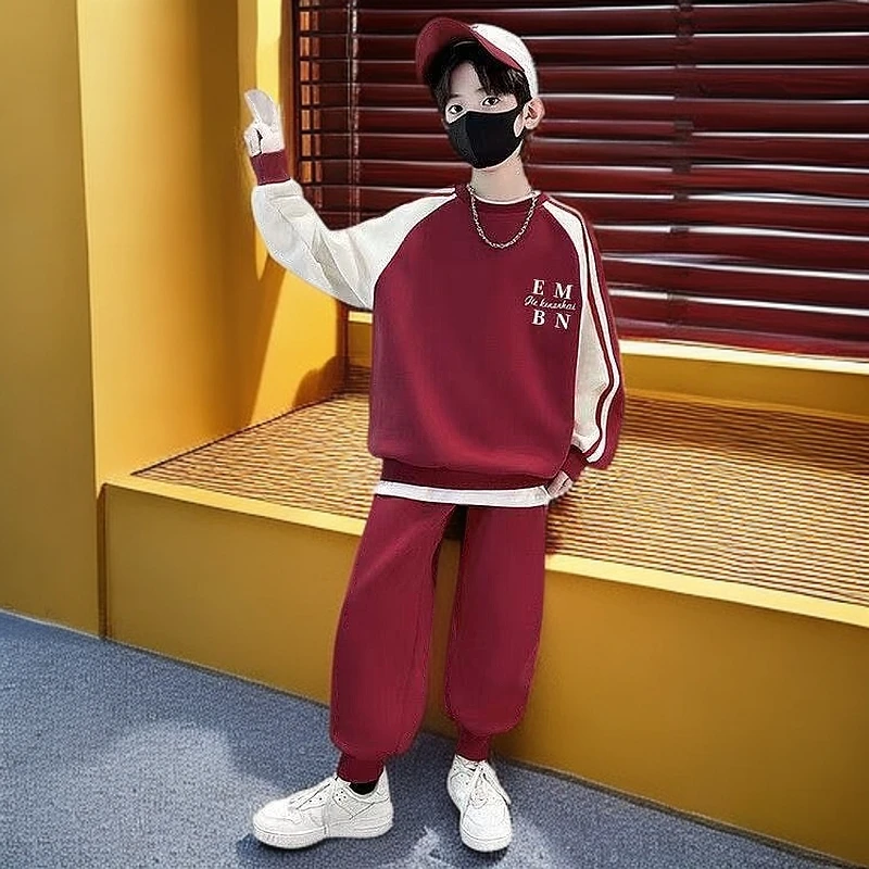 儿童时尚新款秋款的运动套装