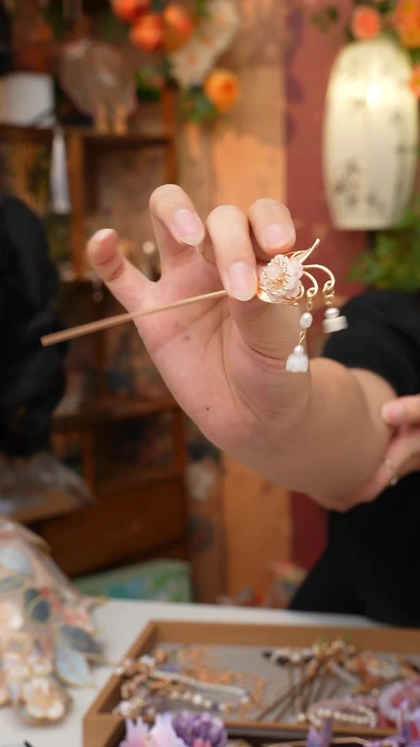 无铜合金锦簪阁绒花