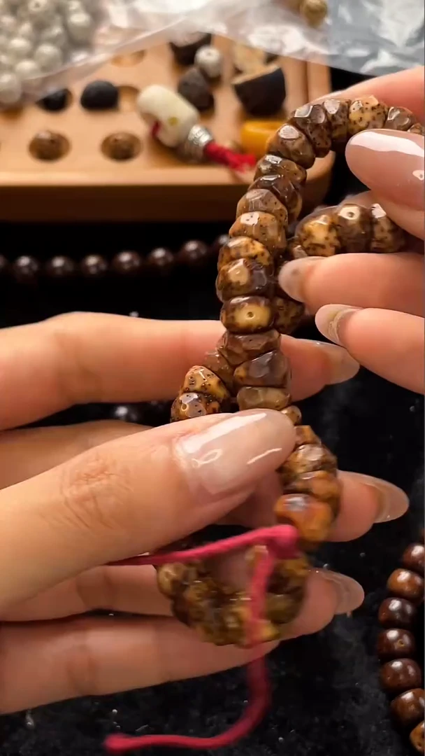 手串星月菩提精工级浅花皮大肠无相9.5*4.5手持