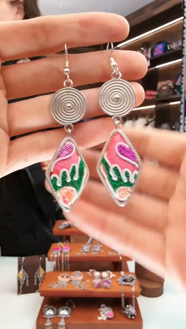 【闪购商品】织绣202蚩梦苗族古绣