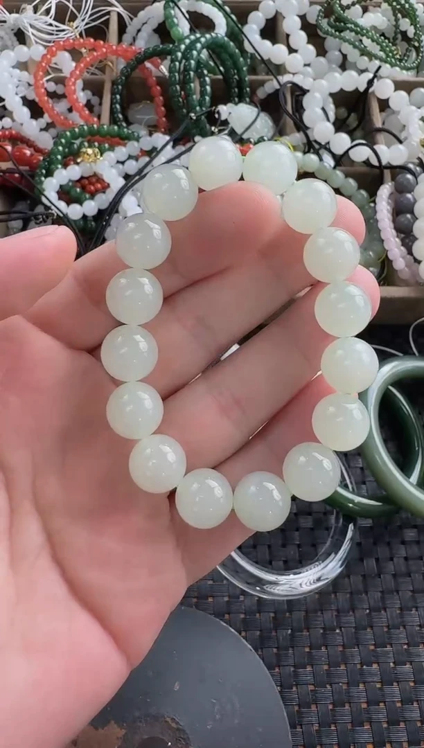 和田玉未镶嵌颈饰12mm晴水手串