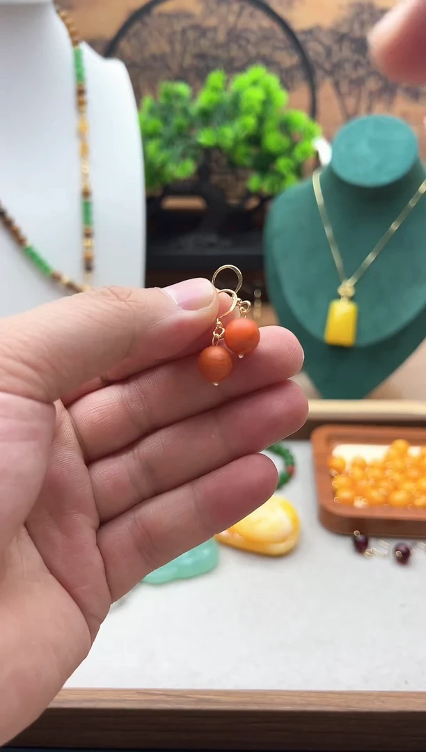 【闪购商品】蜜蜡耳饰14K金镶嵌E178