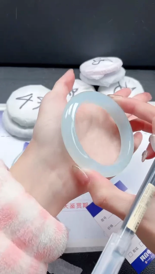 【闪购商品】石英质玉手镯未镶嵌 10J272-57