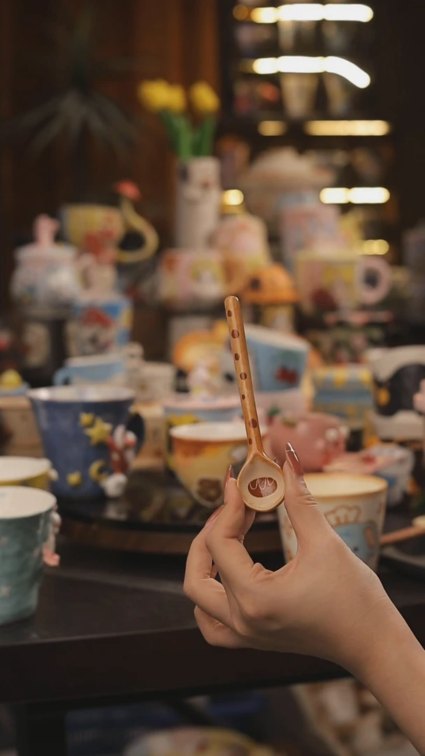 景德镇釉下彩绘设计师款式陶瓷