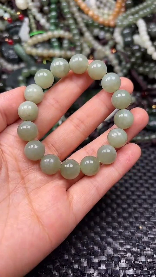 和田玉未镶嵌颈饰1