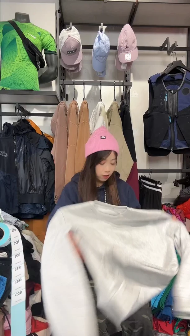 1228编码 瑕疵款直播间过款为准 尺码   身高180