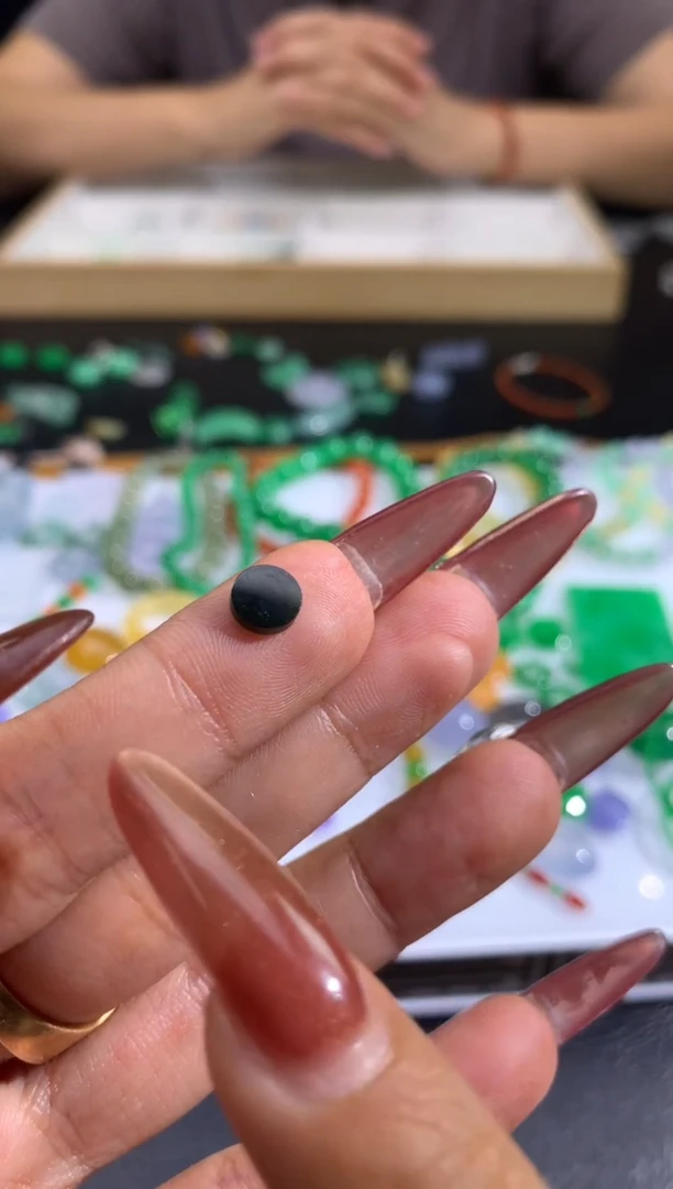 未镶嵌定制翡翠小**芒翡翠