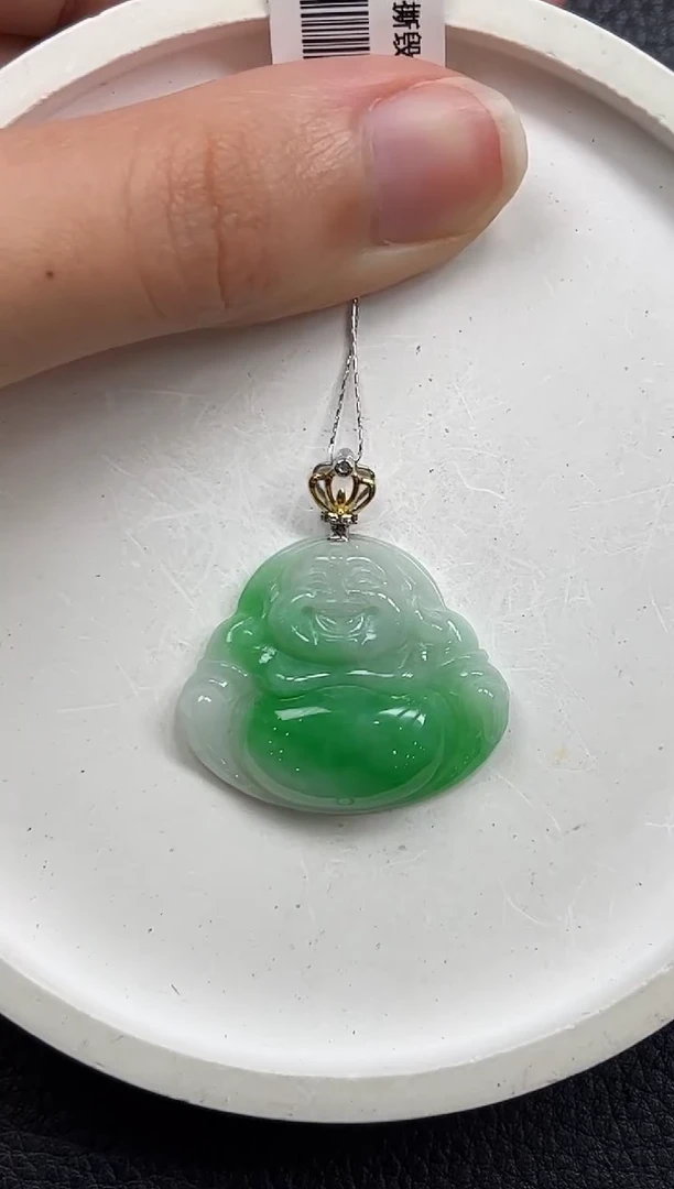 翡翠18K金镶嵌颈饰佛公