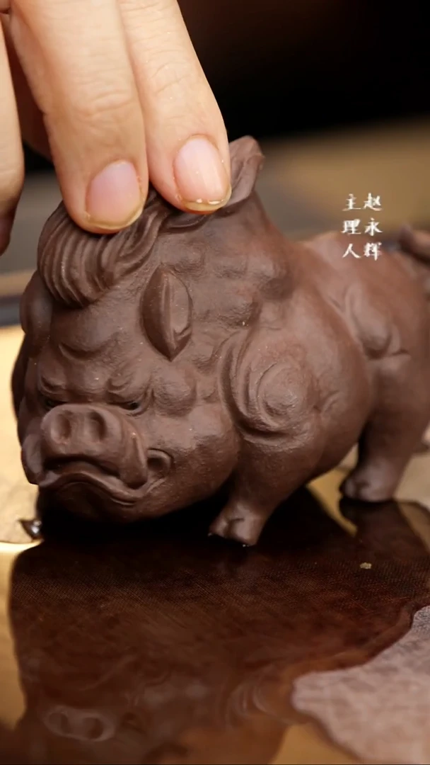 紫砂茶宠小猪刚烈