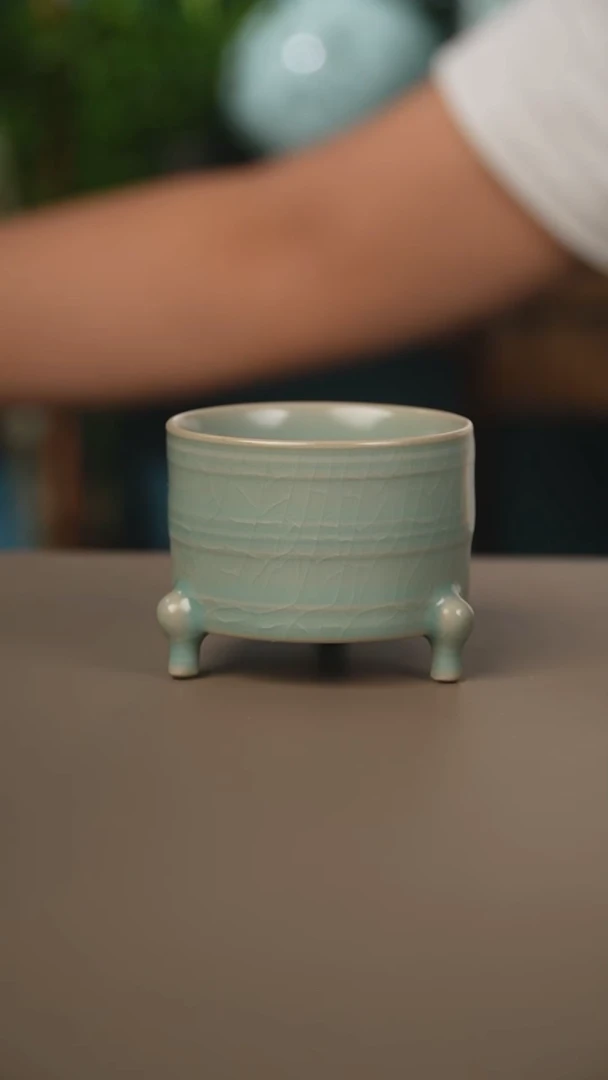 仿古三足杯微暇1