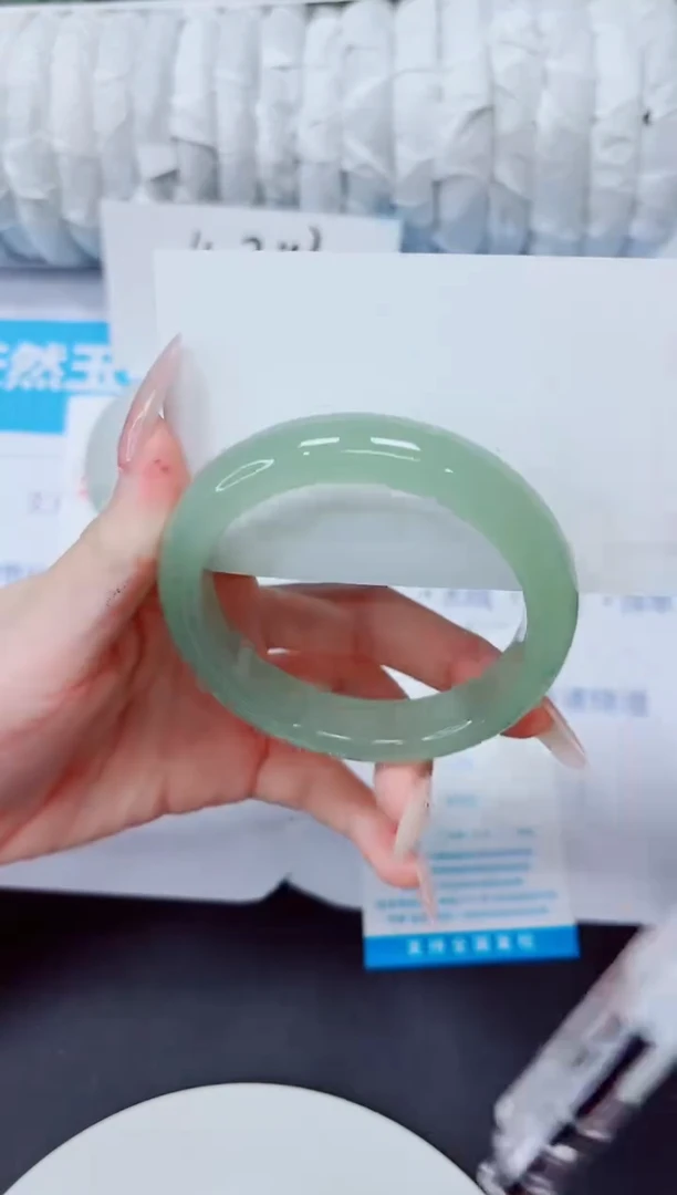 石英质玉手镯未镶嵌185/56.3AAA