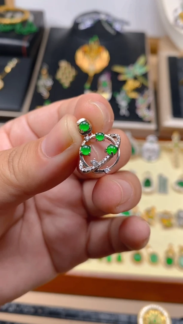 【闪购商品】翡翠吊坠(不含链)银S925镶嵌配饰