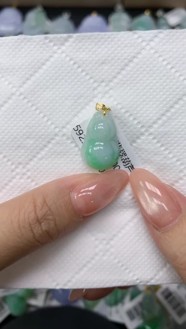 颈饰18K金镶嵌翡翠1111111111