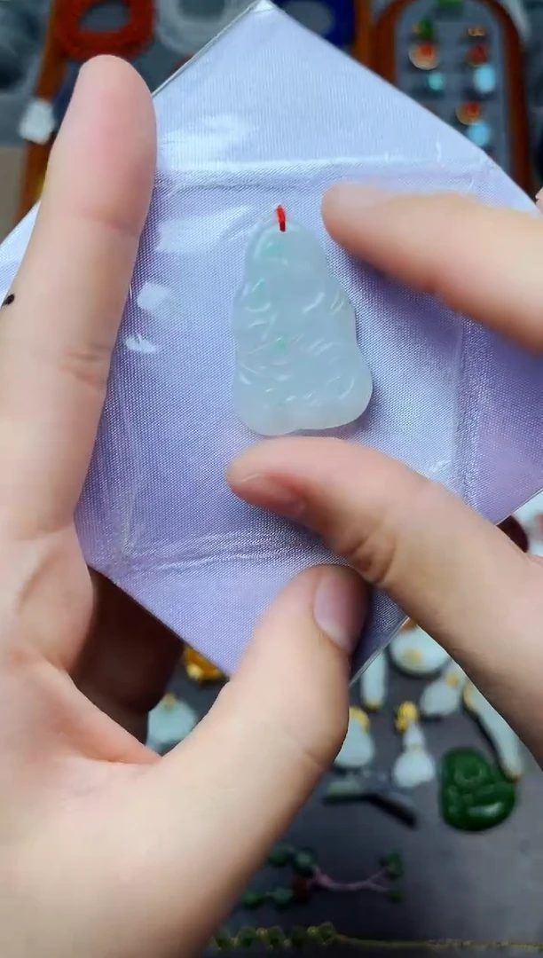 颈饰未镶嵌翡翠连年有余06