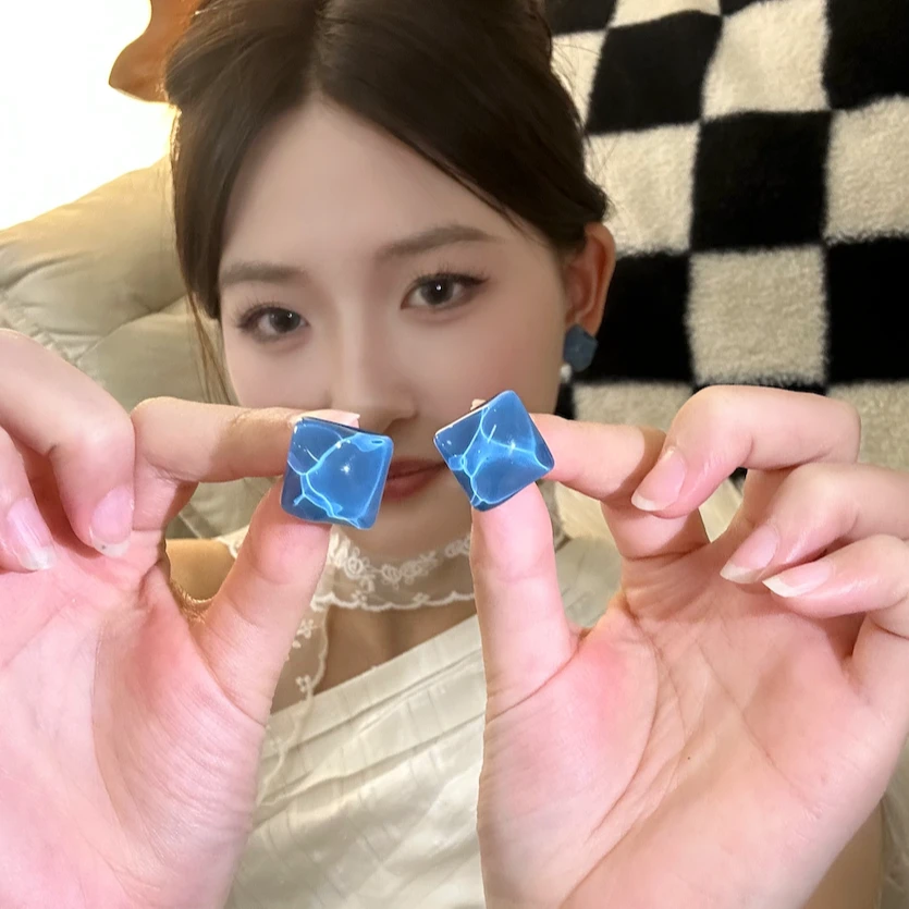 夏季深蓝色水波纹清凉感耳环2025新款爆款高级感