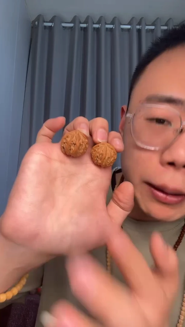 【闪购商品】文玩核桃吊坠小秋子一对（小手捻）