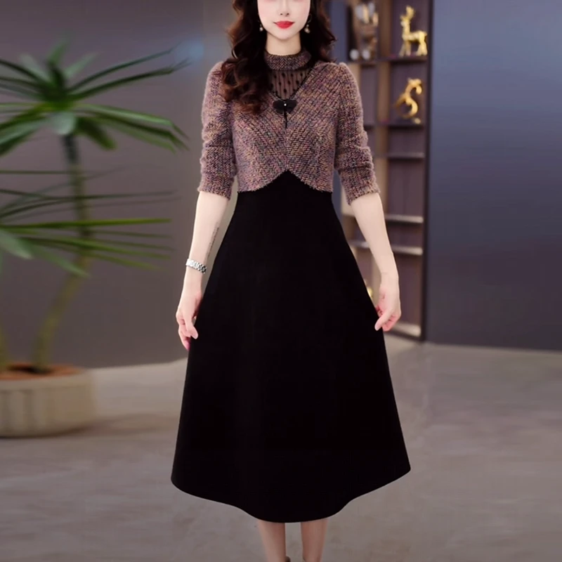 立体浮雕绒气质轻奢女装2025秋冬新款加绒加厚显瘦打底内搭连衣裙