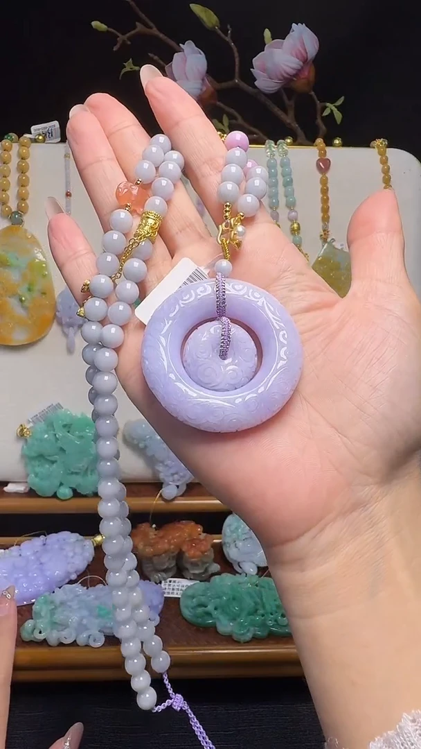 翡翠未镶嵌颈饰子母扣