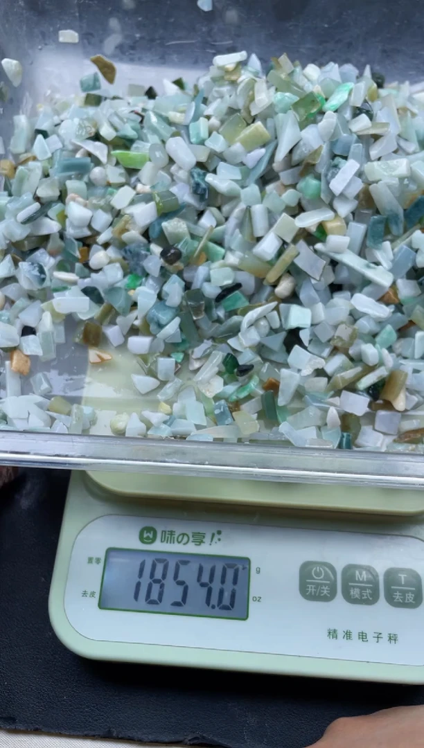 【闪购商品】翡翠颈饰未镶嵌缅甸天然翡翠边角碎碎迷你3斤