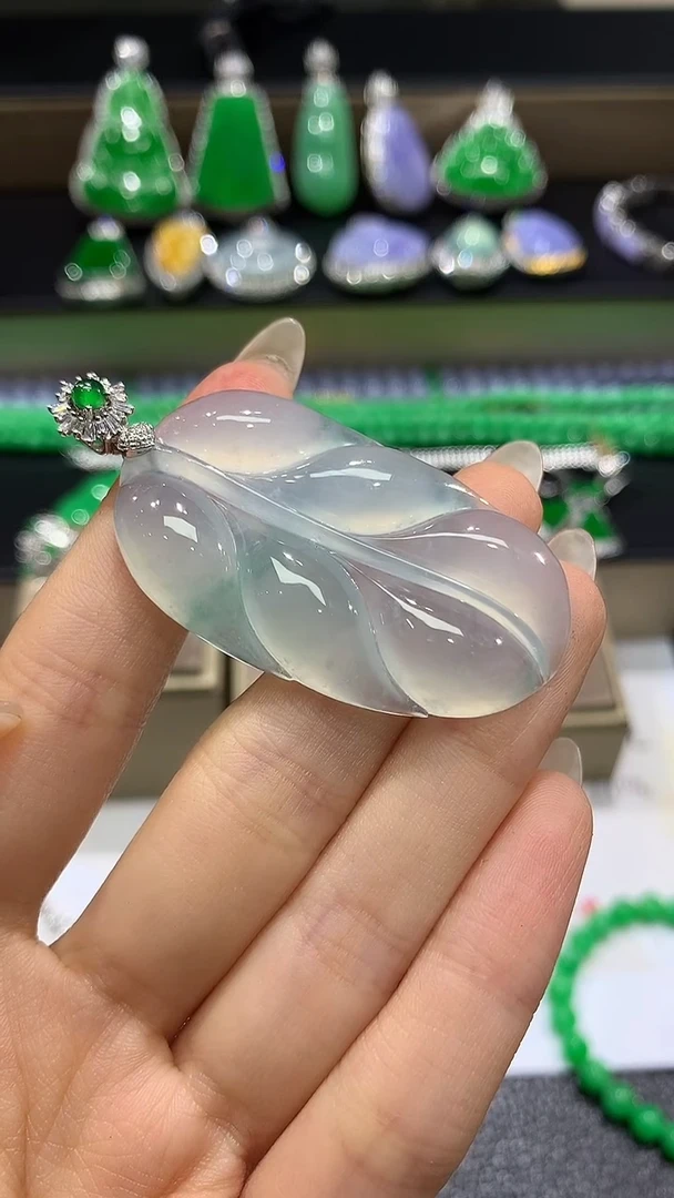【闪购商品】翡翠吊坠(不含链)18K金镶嵌16团购