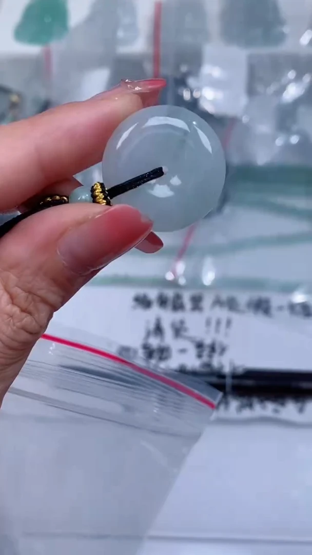 翡翠未镶嵌颈饰吊坠