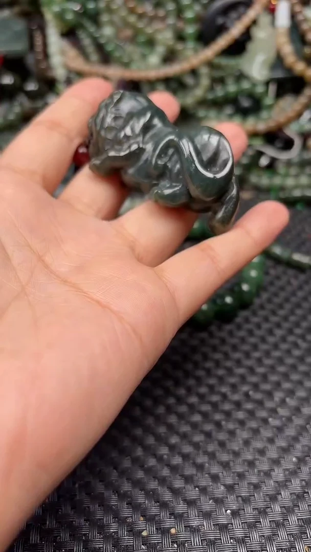 和田玉未镶嵌颈饰1