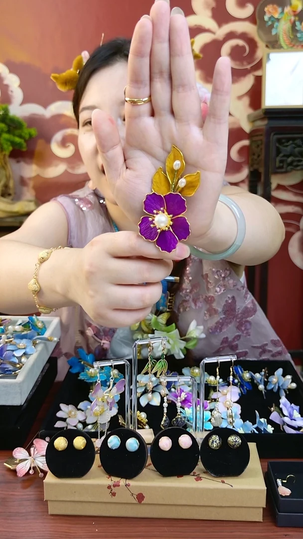 刺绣纯手工非遗绒花边夹