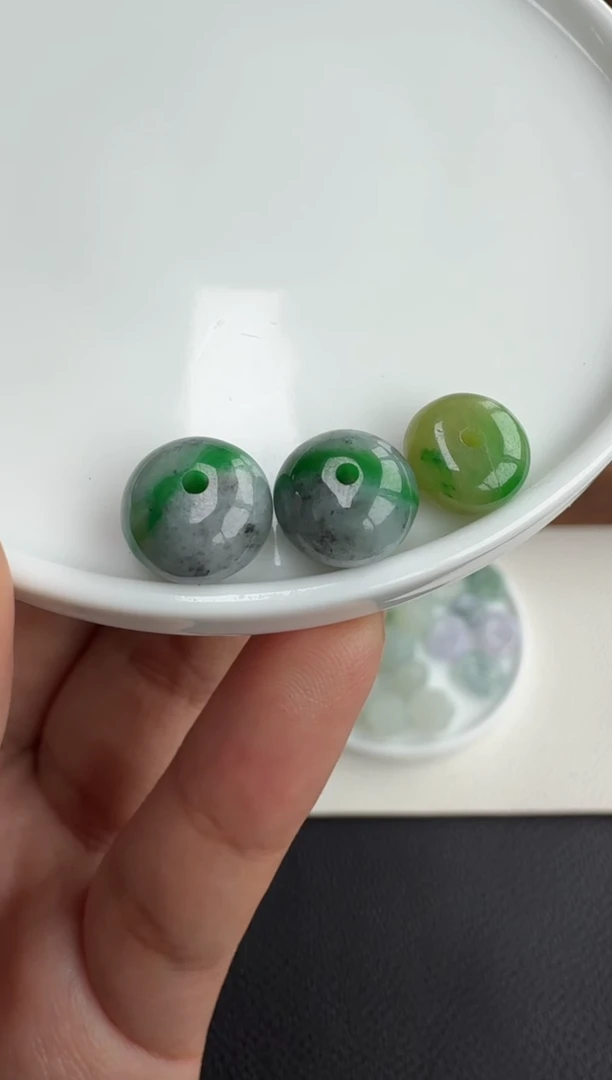 未镶嵌定制翡翠有纹裂打包