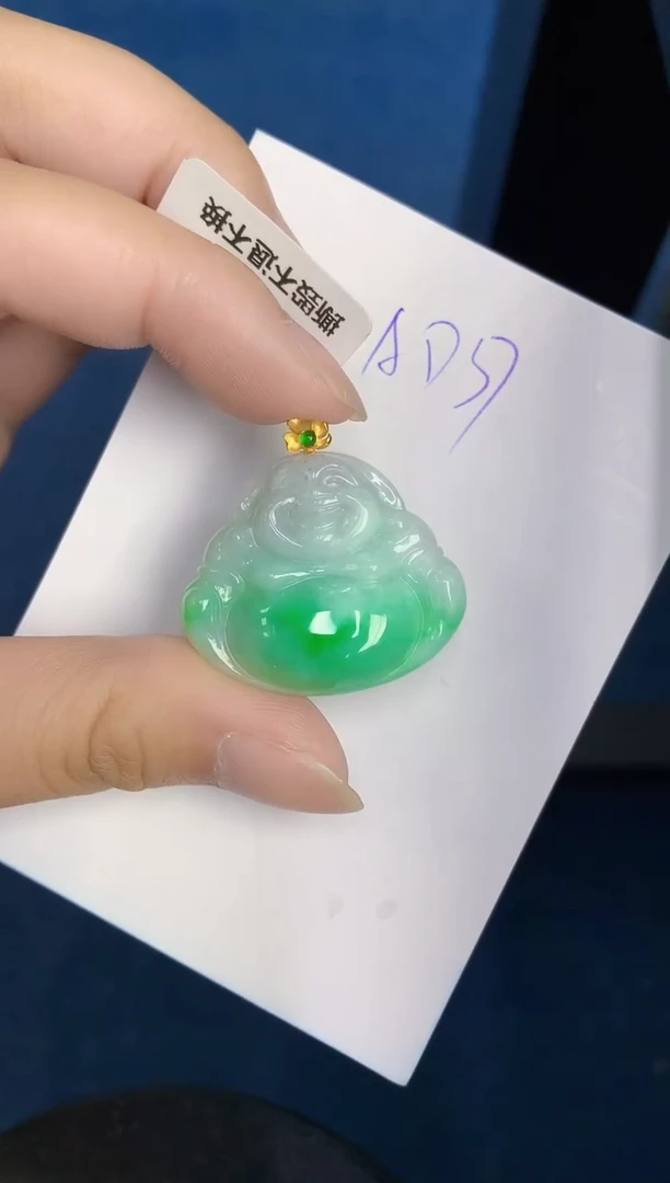 翡翠18K金镶嵌颈饰0000000000