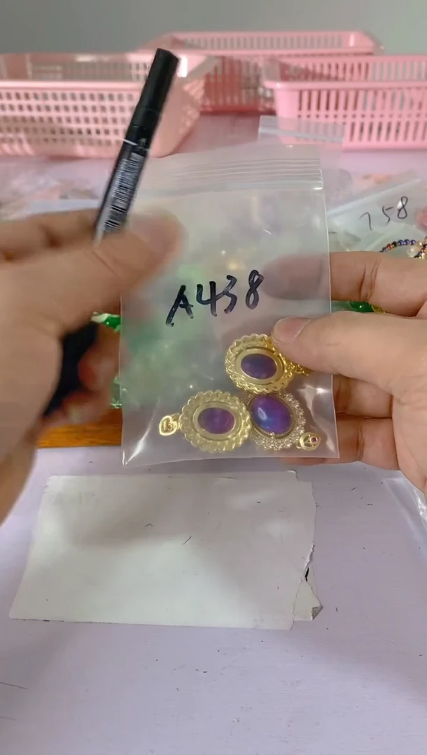 【闪购商品】水晶颈饰银S925镶嵌438红宝，蓝宝，多样性发一件赠链