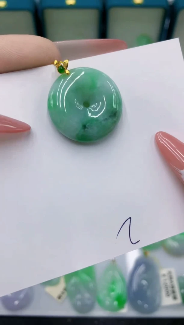 翡翠未镶嵌颈饰11111111111111