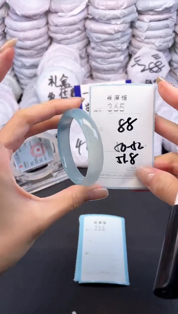 玛瑙/玉髓手镯未镶嵌365