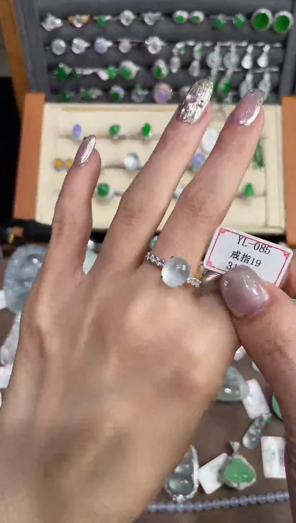 18K金镶嵌戒指翡翠YL-085