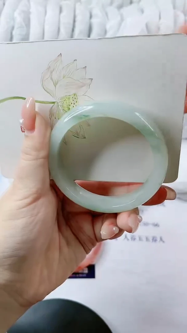 【闪购商品】石英质玉手镯未镶嵌0632491336 多样性发货