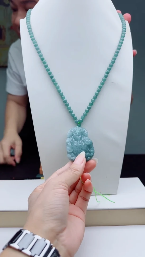 颈饰未镶嵌翡翠多样性发其一