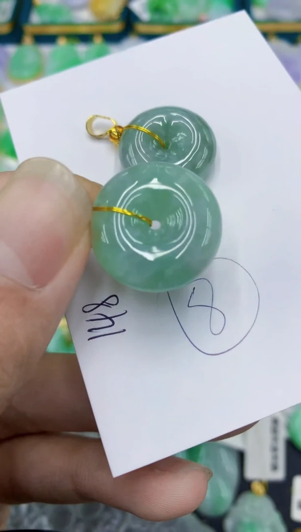 翡翠未镶嵌颈饰1111111111多样性发其一