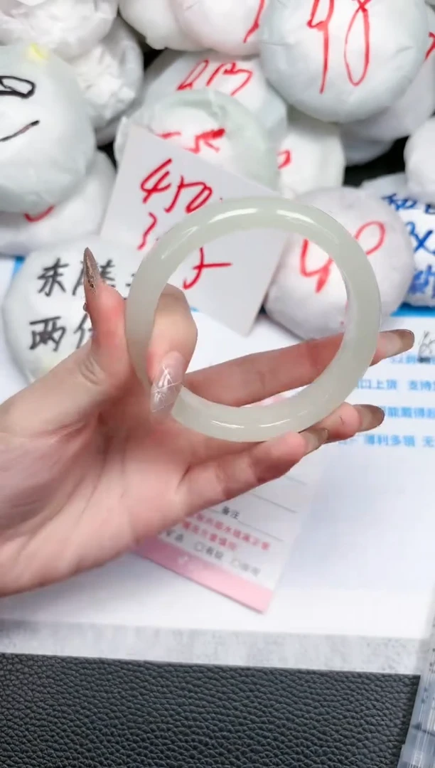 【闪购商品】石英质玉手镯未镶嵌125-58.1