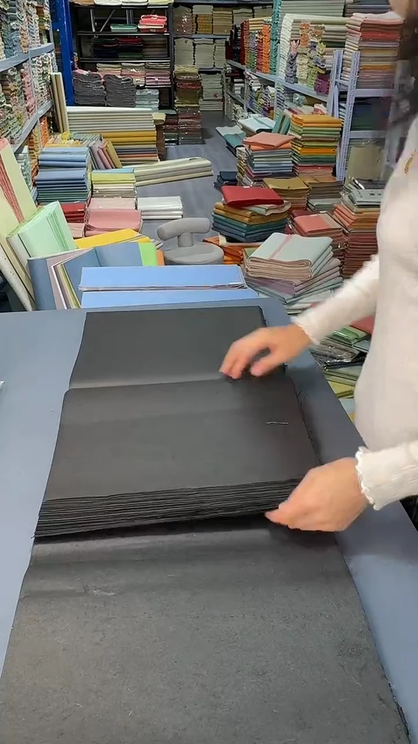 纯手工四尺对开50张玄黑色楮皮笺