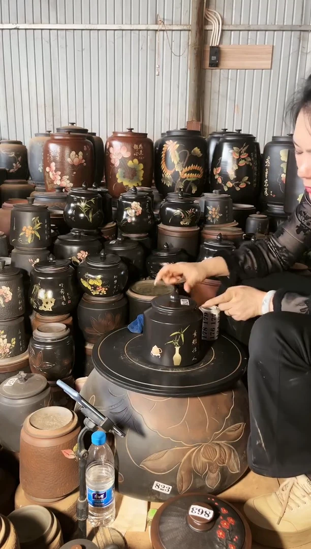 【闪购商品】壶瑕疵茶叶罐 小蛮腰彩填  173