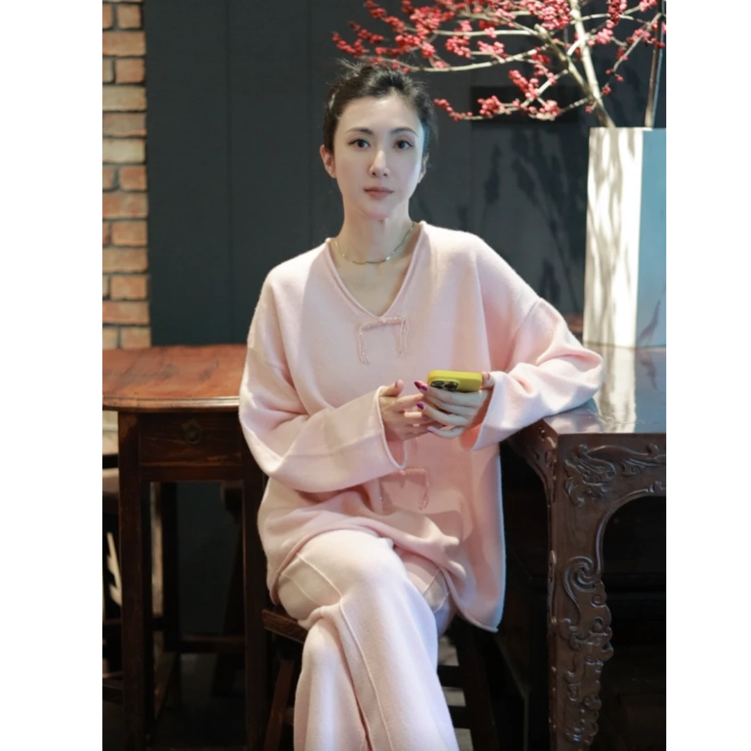 【壁虎姐】F2401023 粉色V领小流苏口长袖上衣 抽绳直筒裤套装